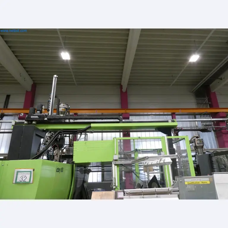Engel Spritzgießmaschinen und Maschinen aus der Kunststoffindustrie-8