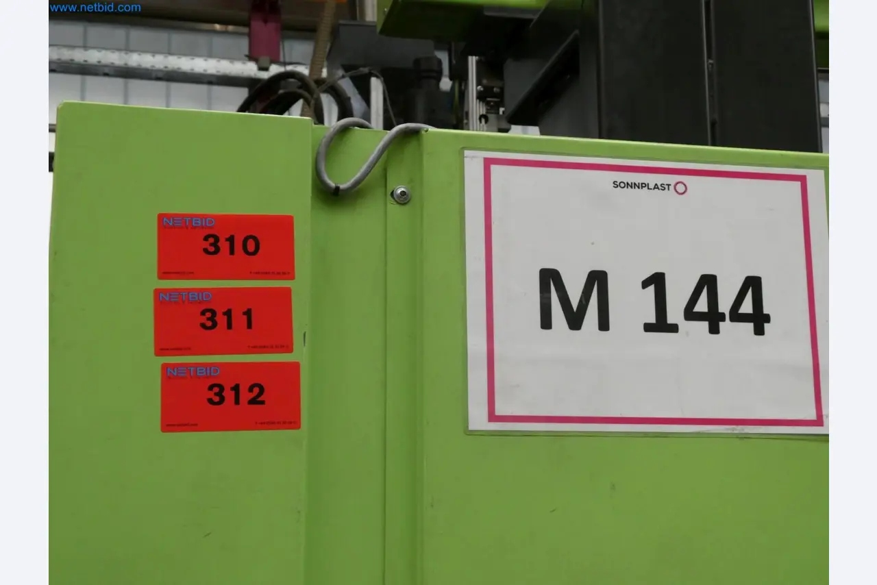 Engel Spritzgießmaschinen und Maschinen aus der Kunststoffindustrie-9