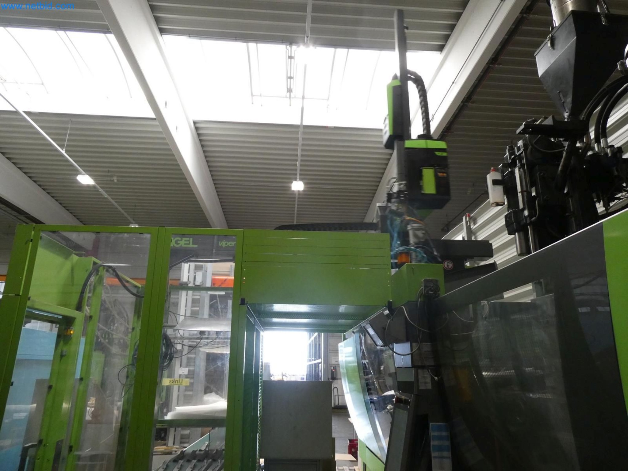 Engel Spritzgießmaschinen und Maschinen aus der Kunststoffindustrie-10