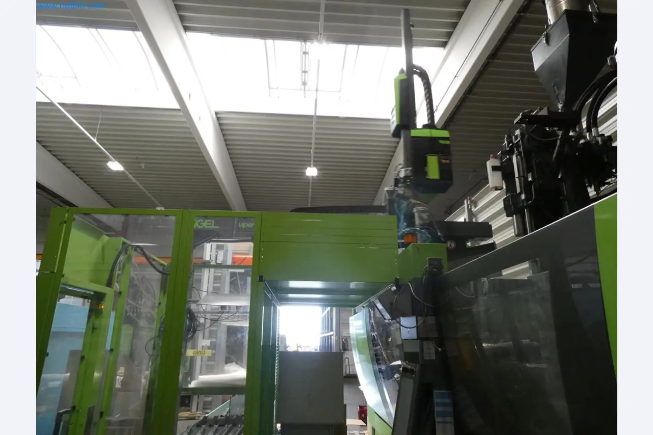 Engel Spritzgießmaschinen und Maschinen aus der Kunststoffindustrie-10