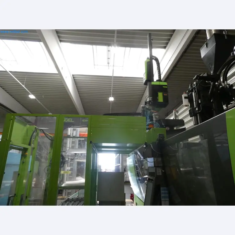 Engel Spritzgießmaschinen und Maschinen aus der Kunststoffindustrie-10
