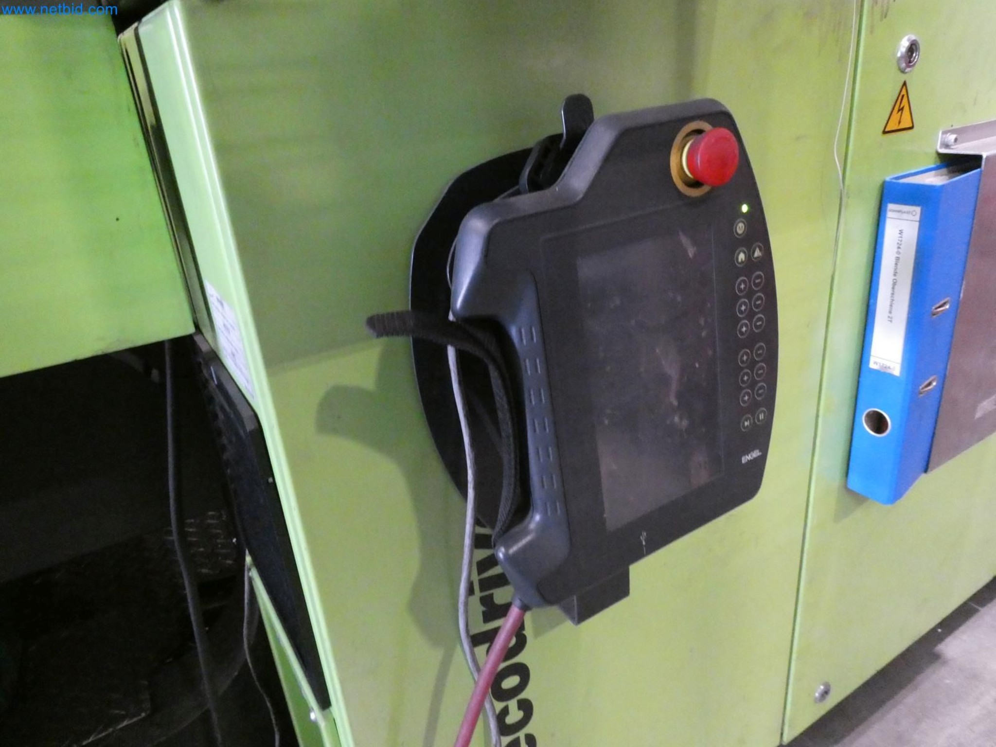 Engel Spritzgießmaschinen und Maschinen aus der Kunststoffindustrie-11