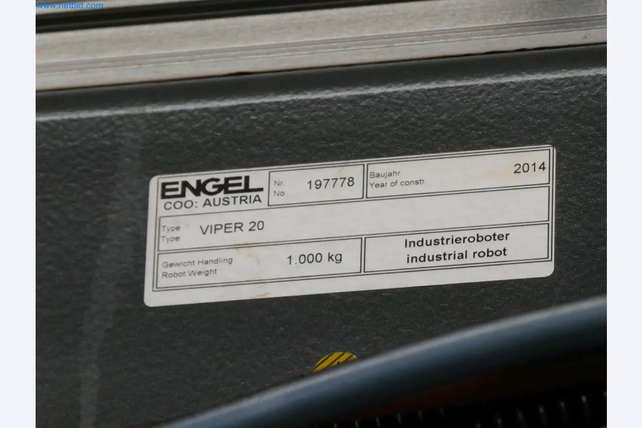 Engel Spritzgießmaschinen und Maschinen aus der Kunststoffindustrie-12