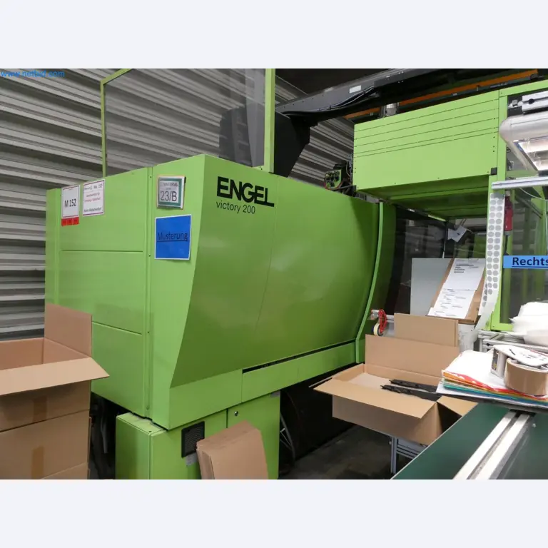 Engel Spritzgießmaschinen und Maschinen aus der Kunststoffindustrie-2