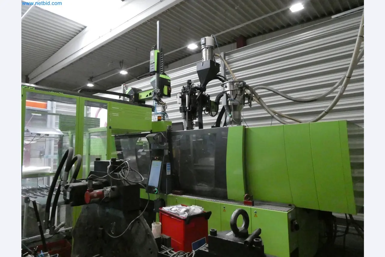 Engel Spritzgießmaschinen und Maschinen aus der Kunststoffindustrie-4