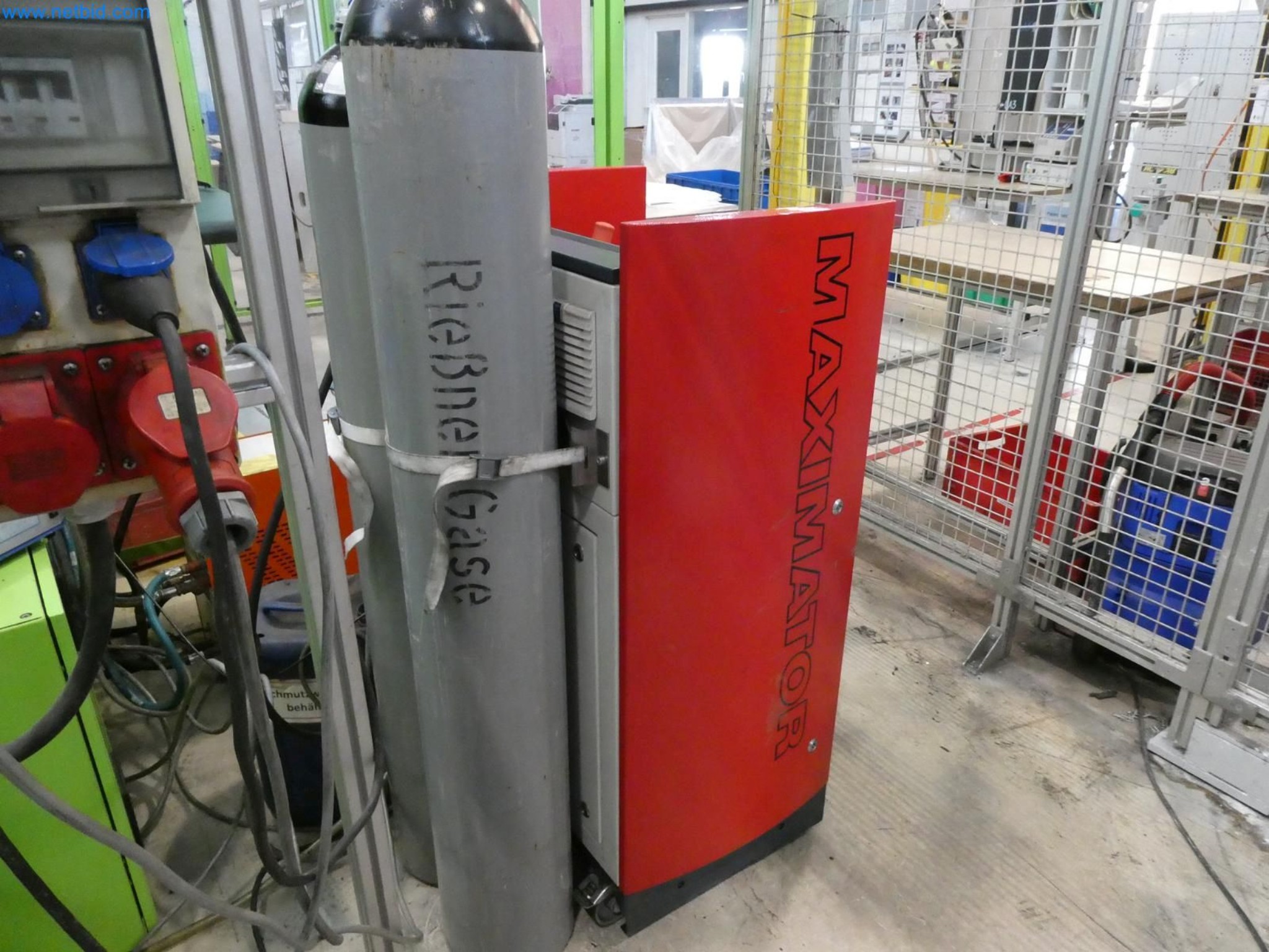 Engel Spritzgießmaschinen und Maschinen aus der Kunststoffindustrie-3