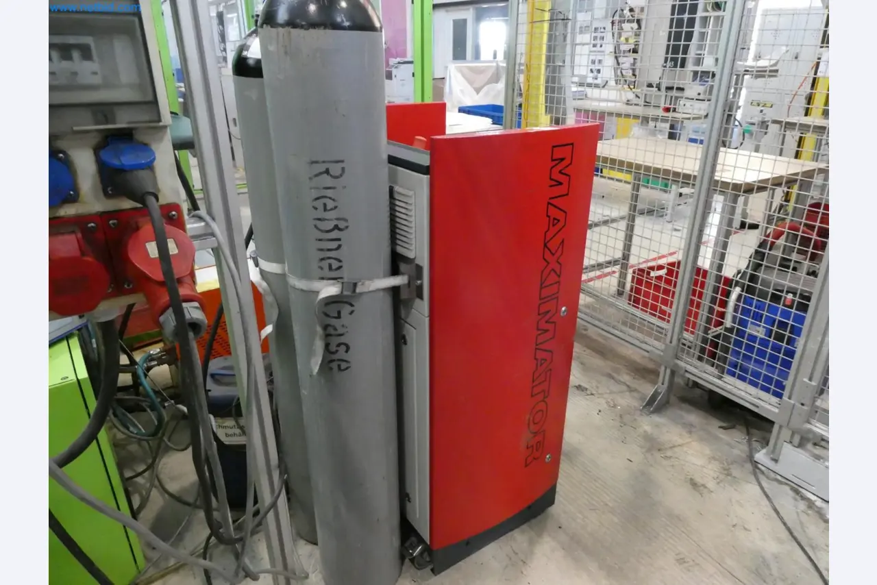 Engel Spritzgießmaschinen und Maschinen aus der Kunststoffindustrie-3