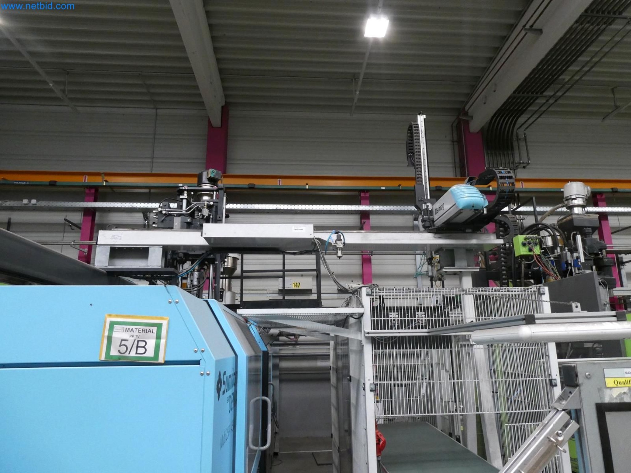 Engel Spritzgießmaschinen und Maschinen aus der Kunststoffindustrie-11