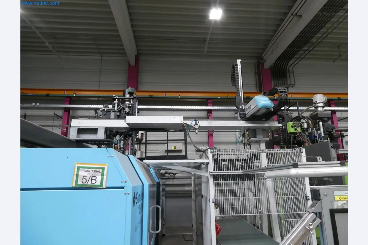 Engel Spritzgießmaschinen und Maschinen aus der Kunststoffindustrie-11