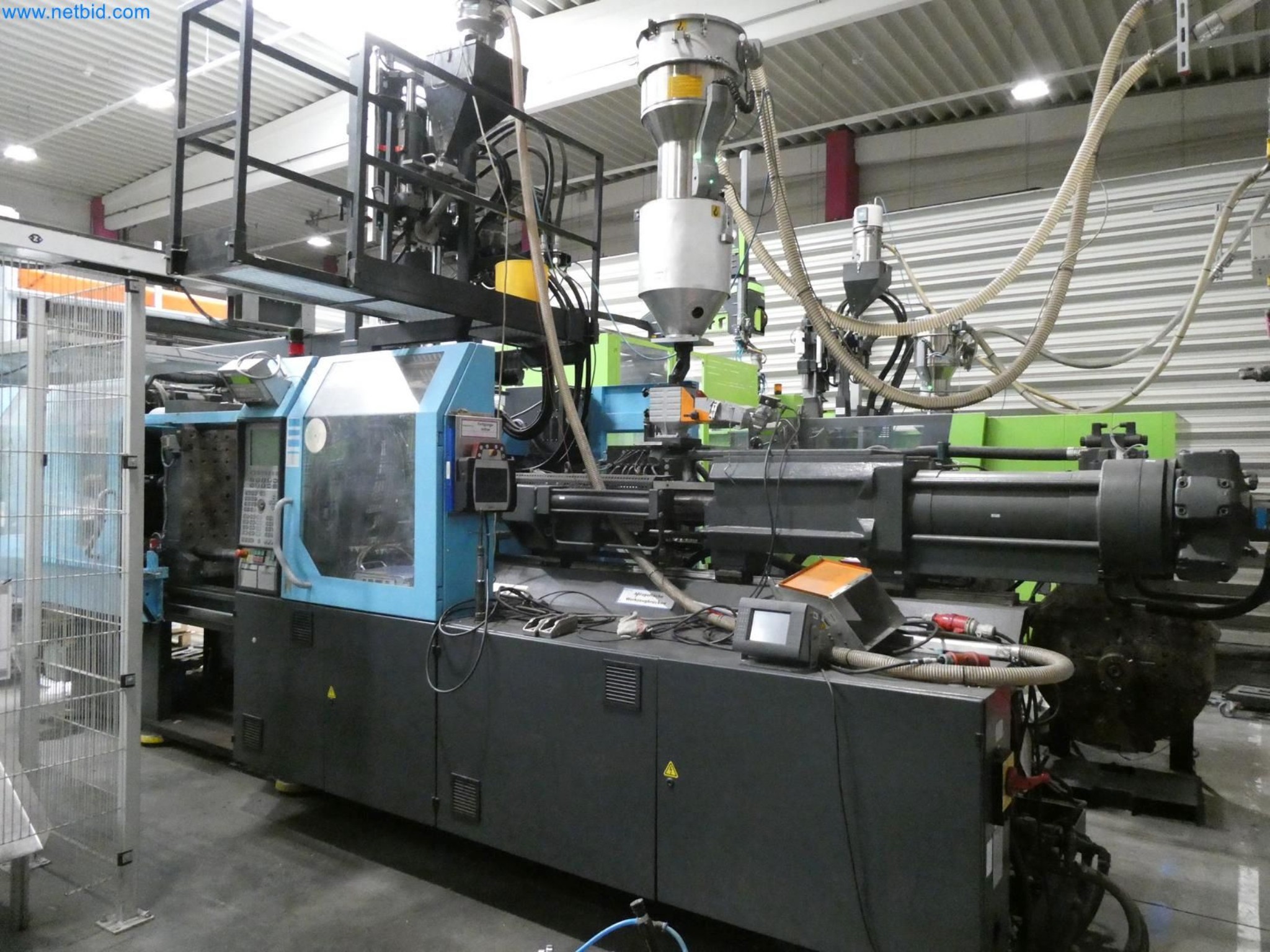 Engel Spritzgießmaschinen und Maschinen aus der Kunststoffindustrie-5