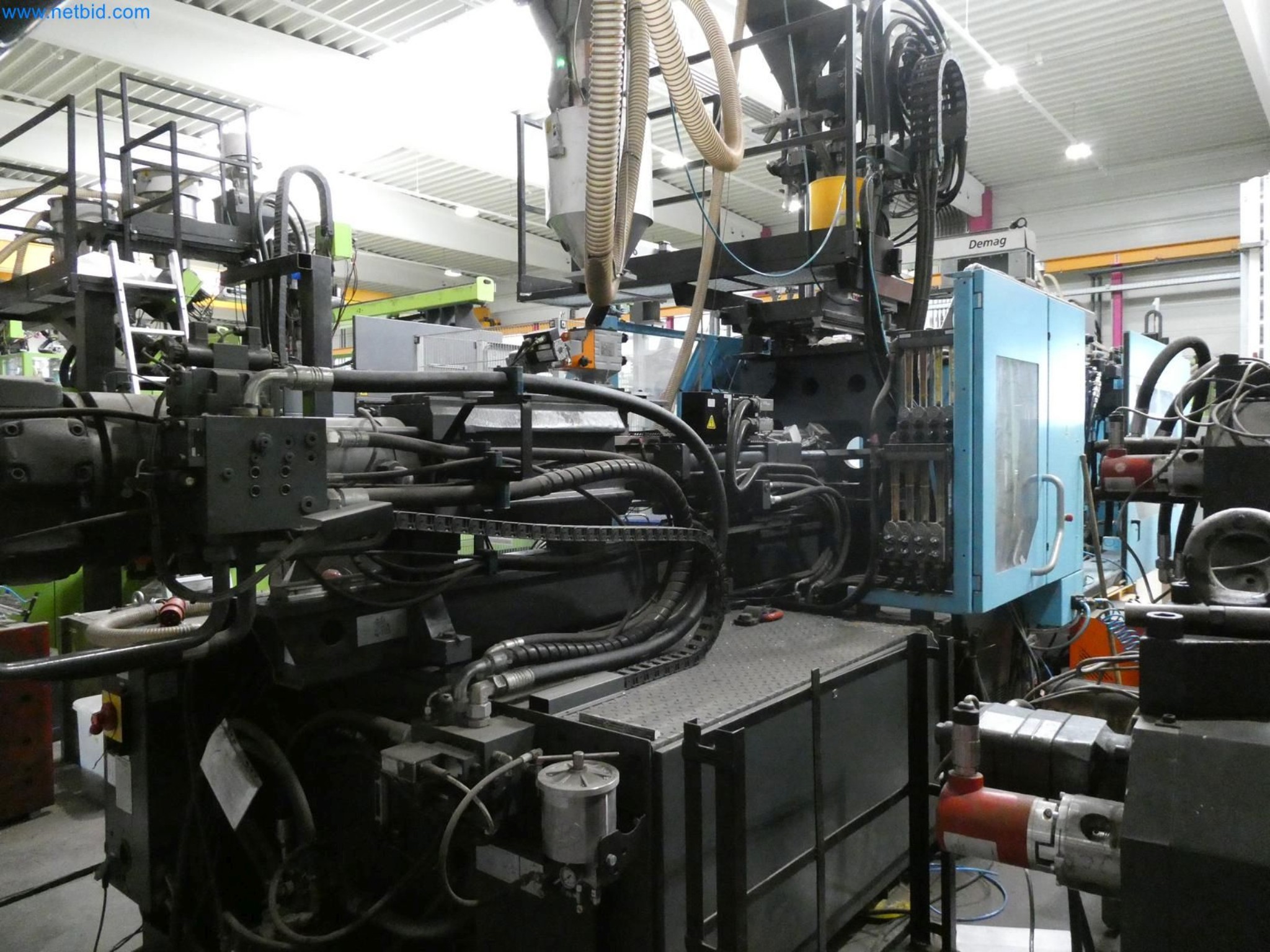 Engel Spritzgießmaschinen und Maschinen aus der Kunststoffindustrie-7