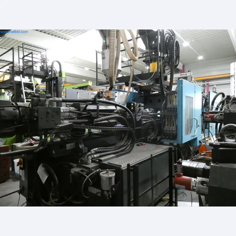 Engel Spritzgießmaschinen und Maschinen aus der Kunststoffindustrie-7