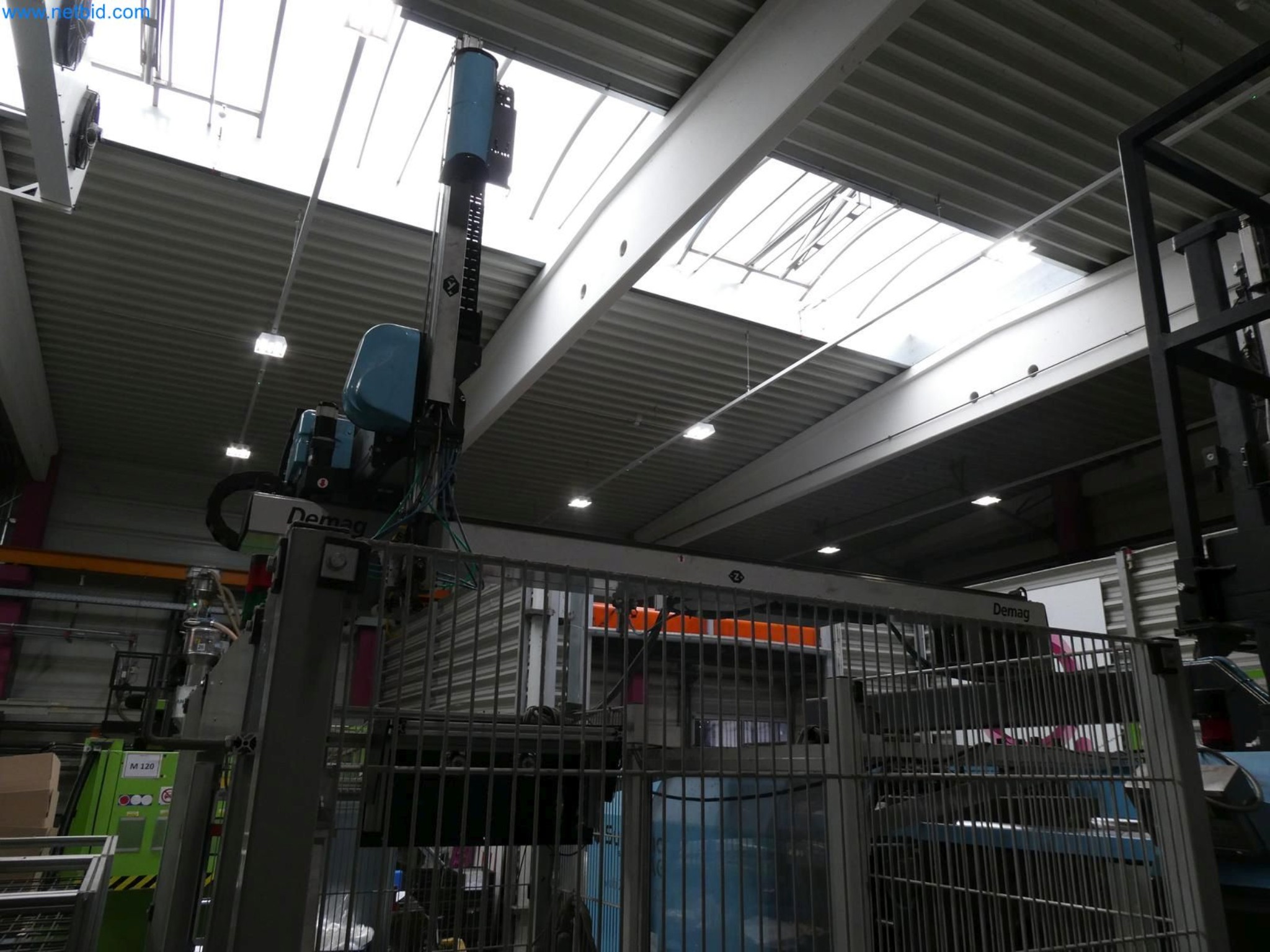 Engel Spritzgießmaschinen und Maschinen aus der Kunststoffindustrie-9