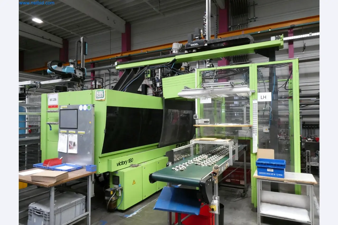 Engel Spritzgießmaschinen und Maschinen aus der Kunststoffindustrie-1