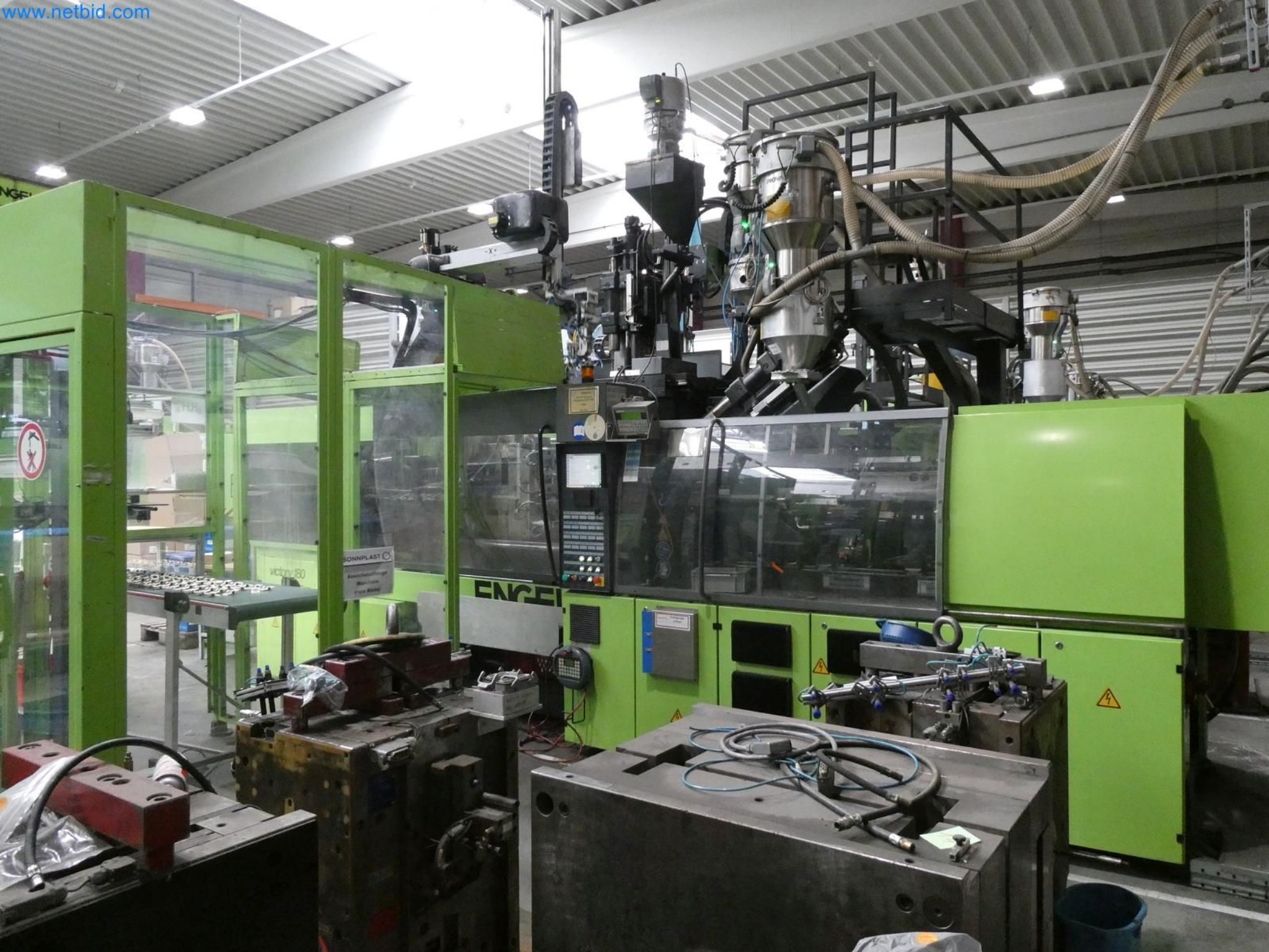 Engel Spritzgießmaschinen und Maschinen aus der Kunststoffindustrie-4