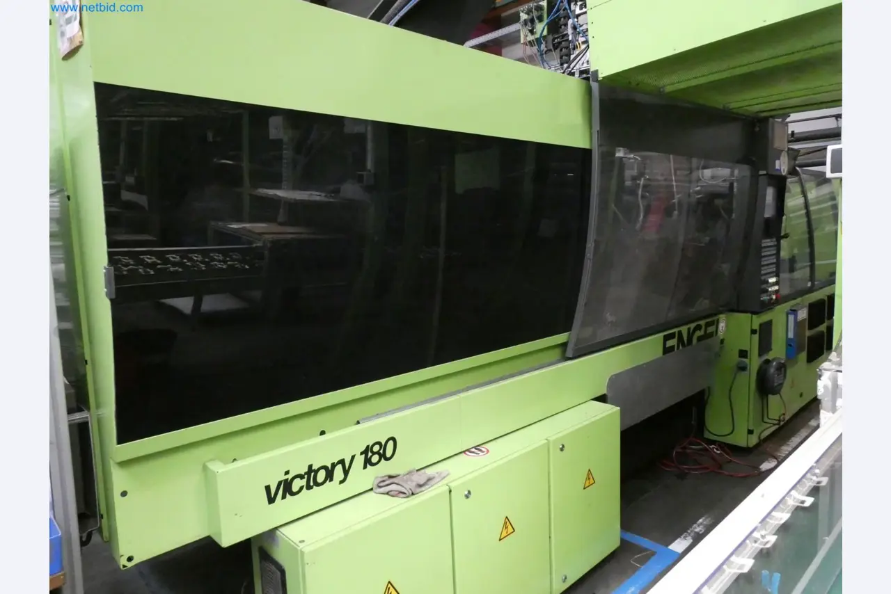 Engel Spritzgießmaschinen und Maschinen aus der Kunststoffindustrie-5