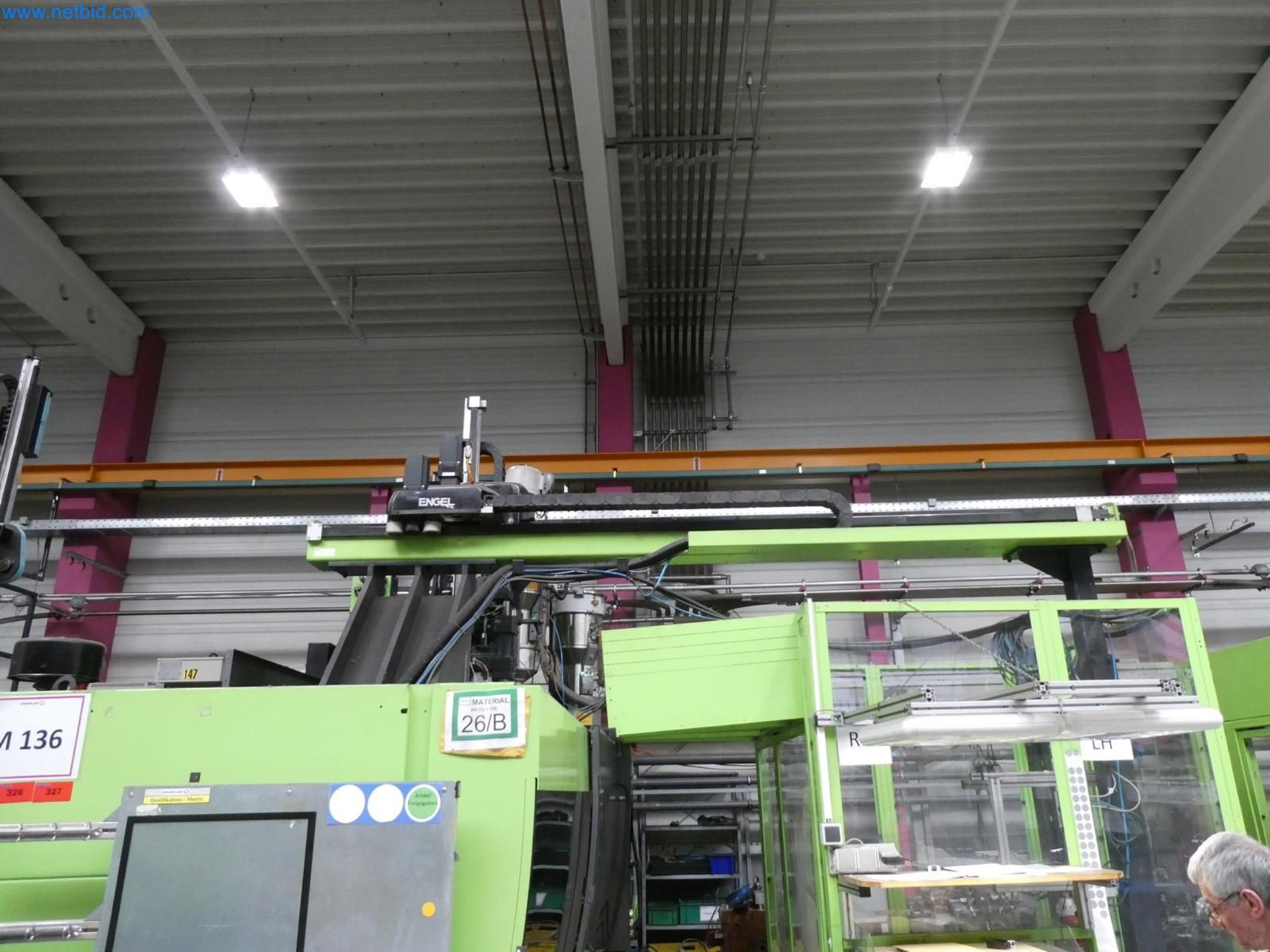 Engel Spritzgießmaschinen und Maschinen aus der Kunststoffindustrie-8