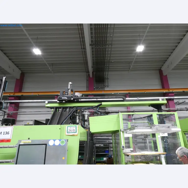 Engel Spritzgießmaschinen und Maschinen aus der Kunststoffindustrie-8