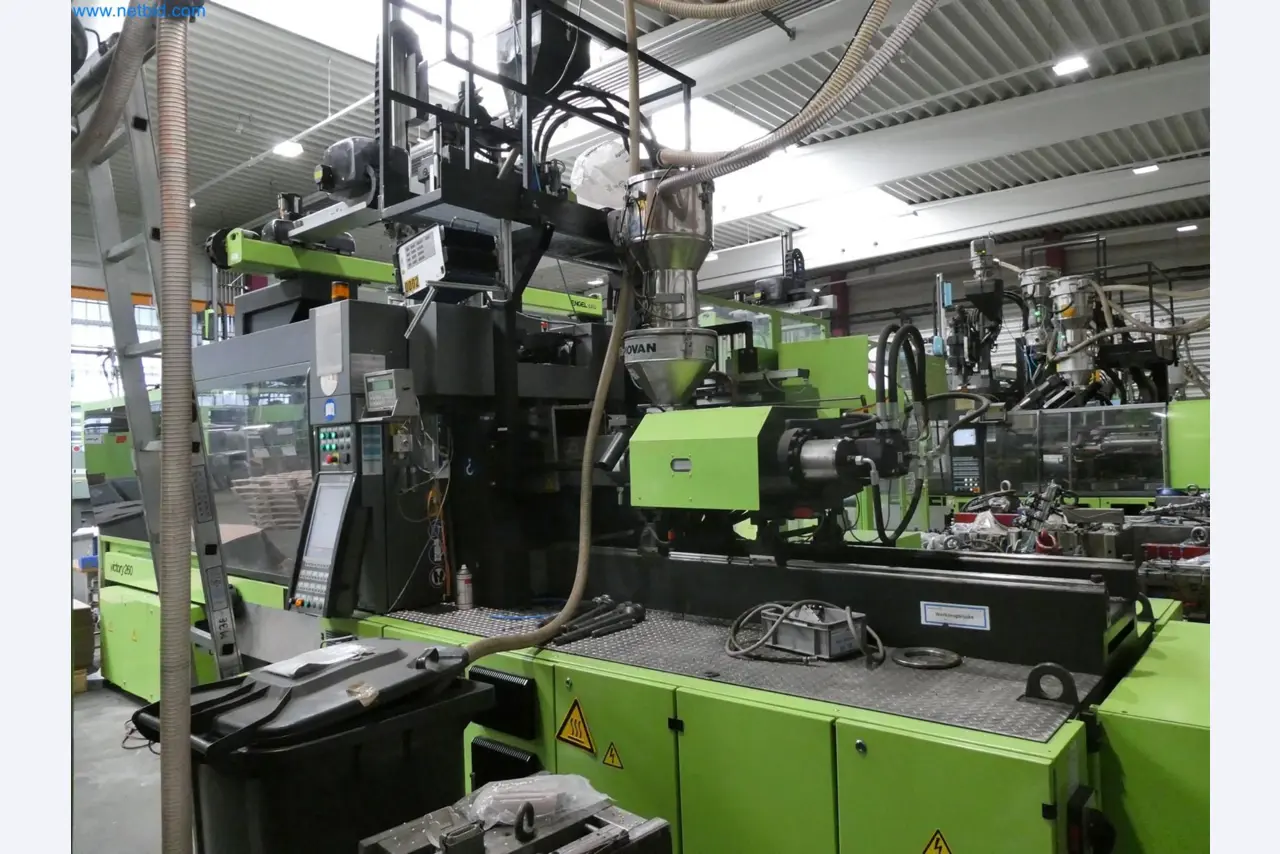 Engel Spritzgießmaschinen und Maschinen aus der Kunststoffindustrie-1