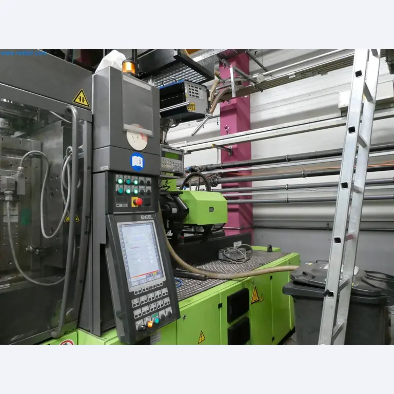 Engel Spritzgießmaschinen und Maschinen aus der Kunststoffindustrie-4