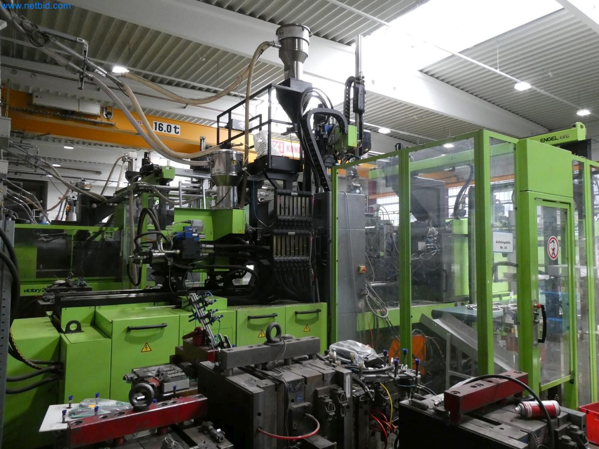 Engel Spritzgießmaschinen und Maschinen aus der Kunststoffindustrie-5