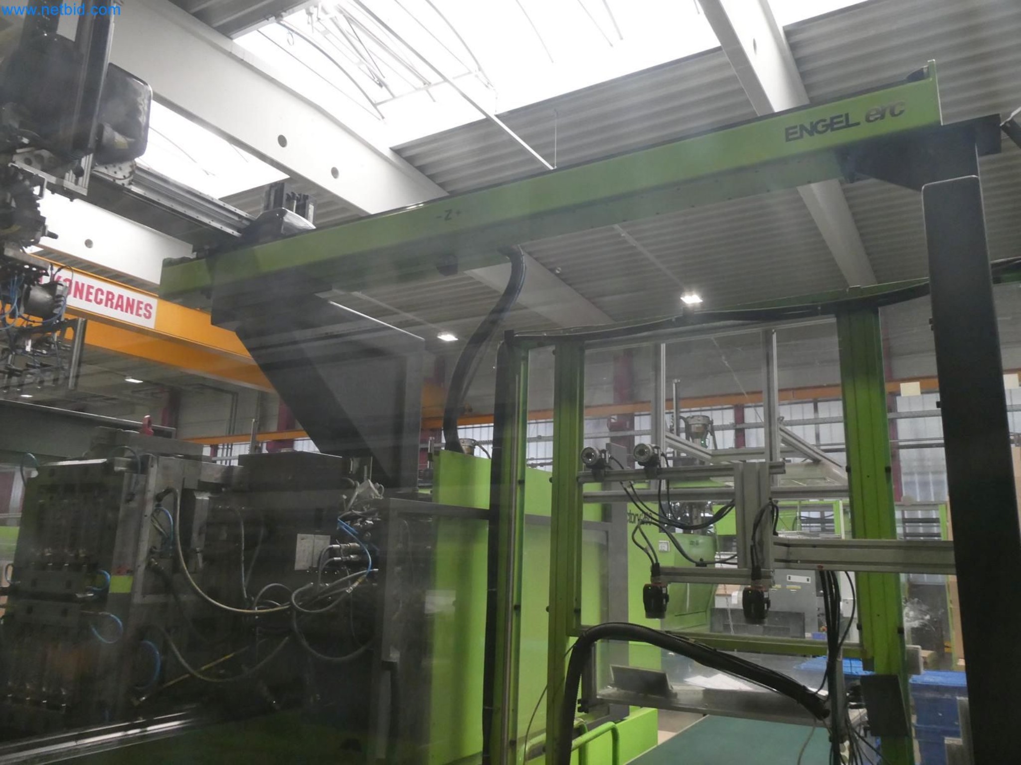 Engel Spritzgießmaschinen und Maschinen aus der Kunststoffindustrie-7