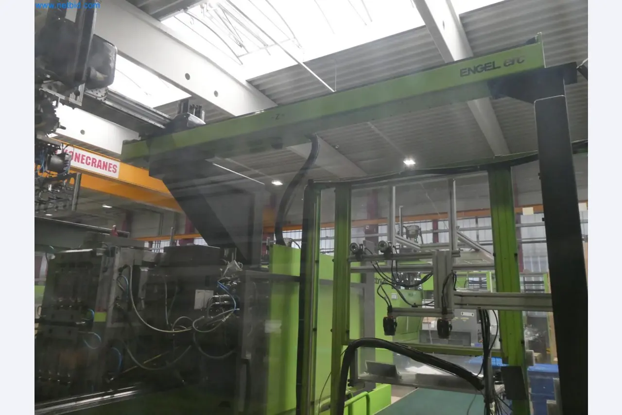 Engel Spritzgießmaschinen und Maschinen aus der Kunststoffindustrie-7