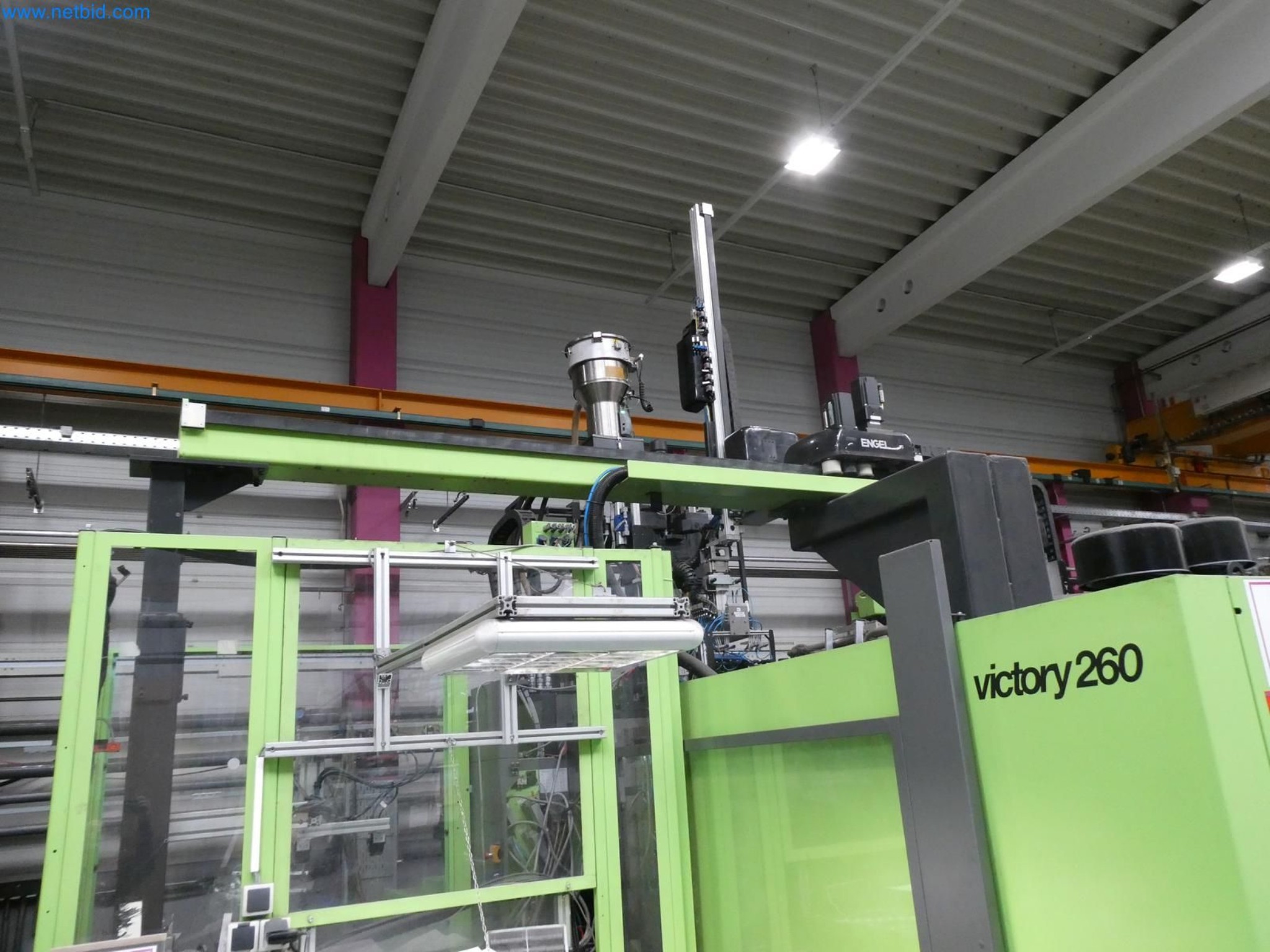 Engel Spritzgießmaschinen und Maschinen aus der Kunststoffindustrie-8