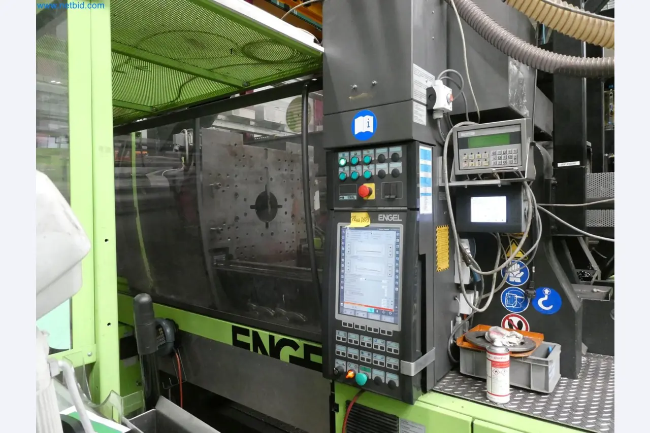 Engel Spritzgießmaschinen und Maschinen aus der Kunststoffindustrie-1