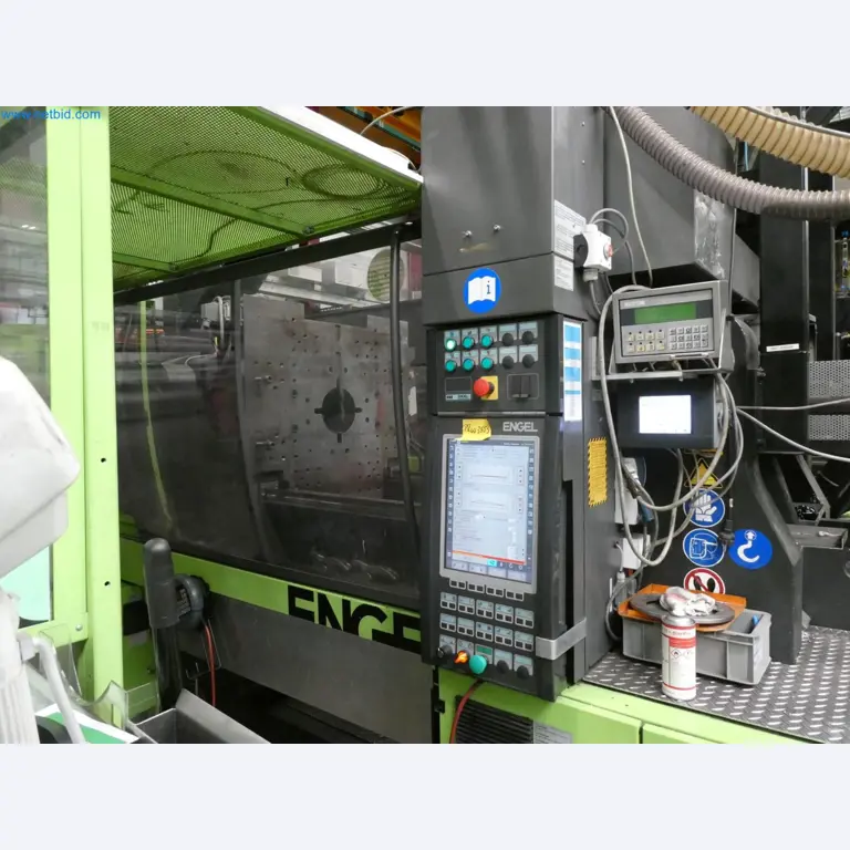 Engel Spritzgießmaschinen und Maschinen aus der Kunststoffindustrie-1