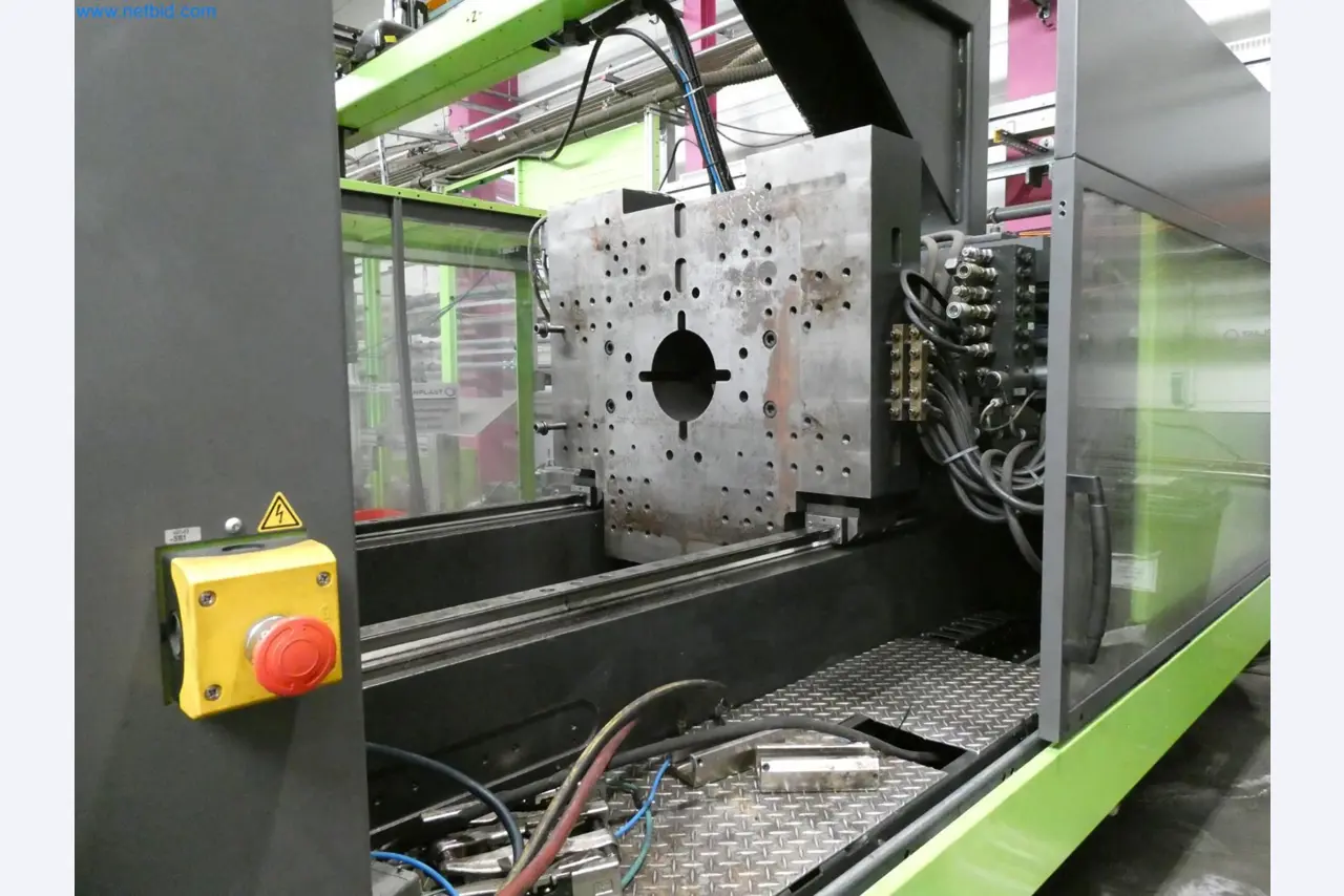 Engel Spritzgießmaschinen und Maschinen aus der Kunststoffindustrie-5