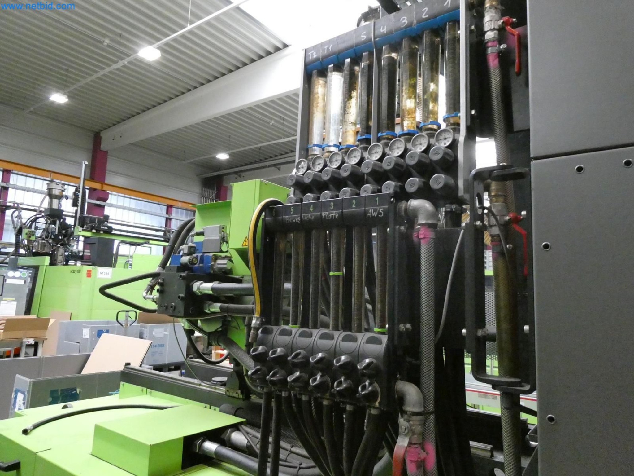 Engel Spritzgießmaschinen und Maschinen aus der Kunststoffindustrie-6