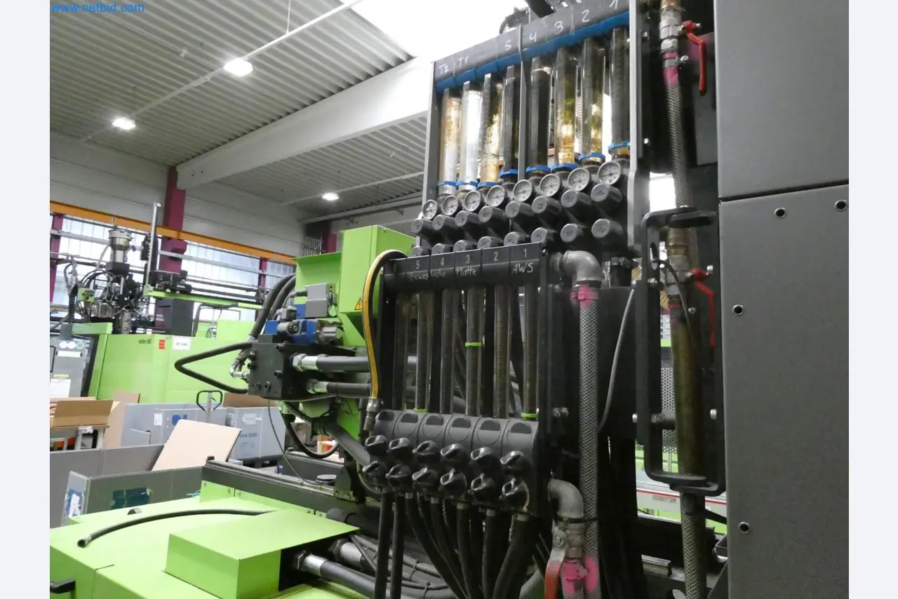 Engel Spritzgießmaschinen und Maschinen aus der Kunststoffindustrie-6