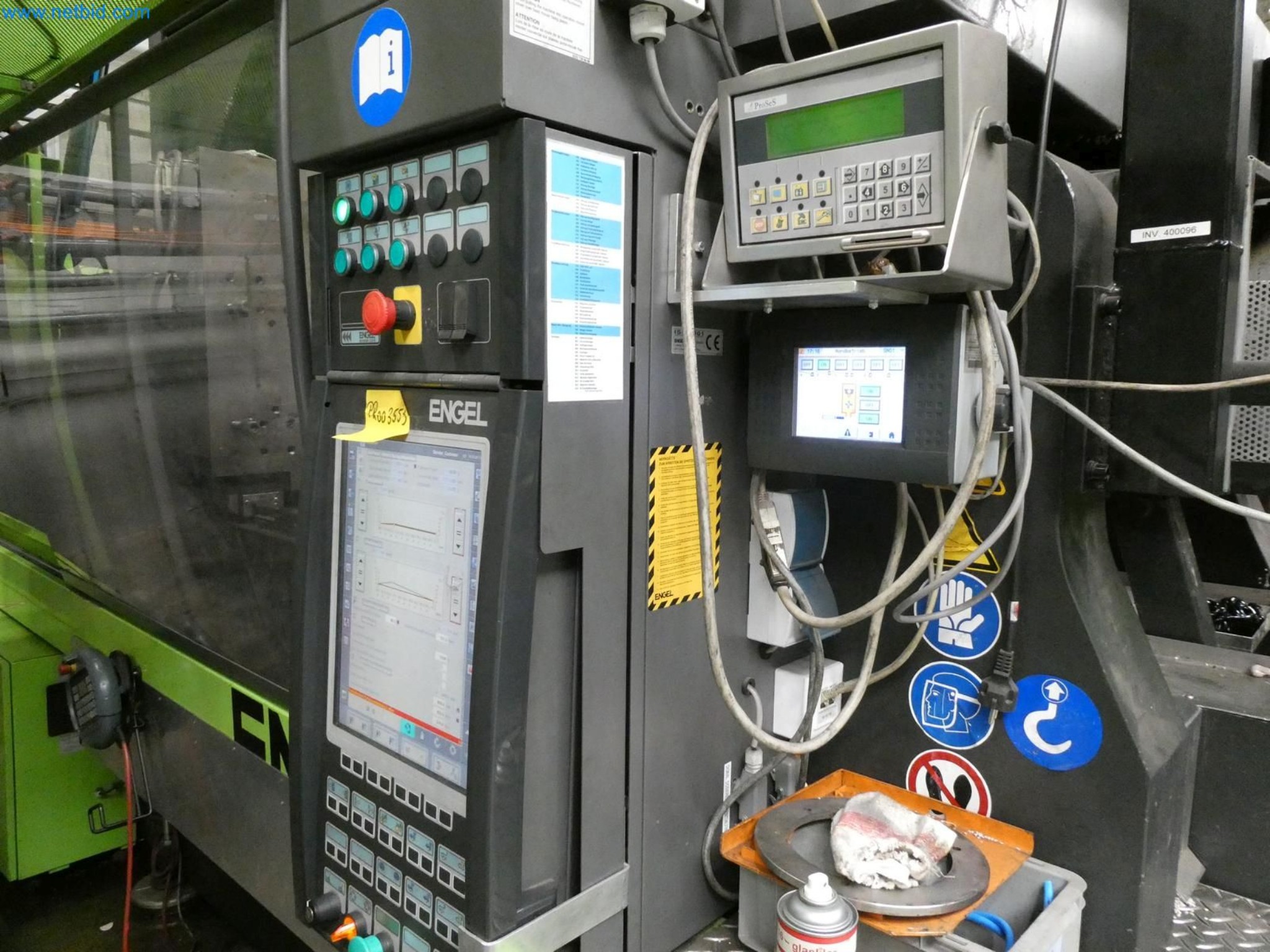Engel Spritzgießmaschinen und Maschinen aus der Kunststoffindustrie-9