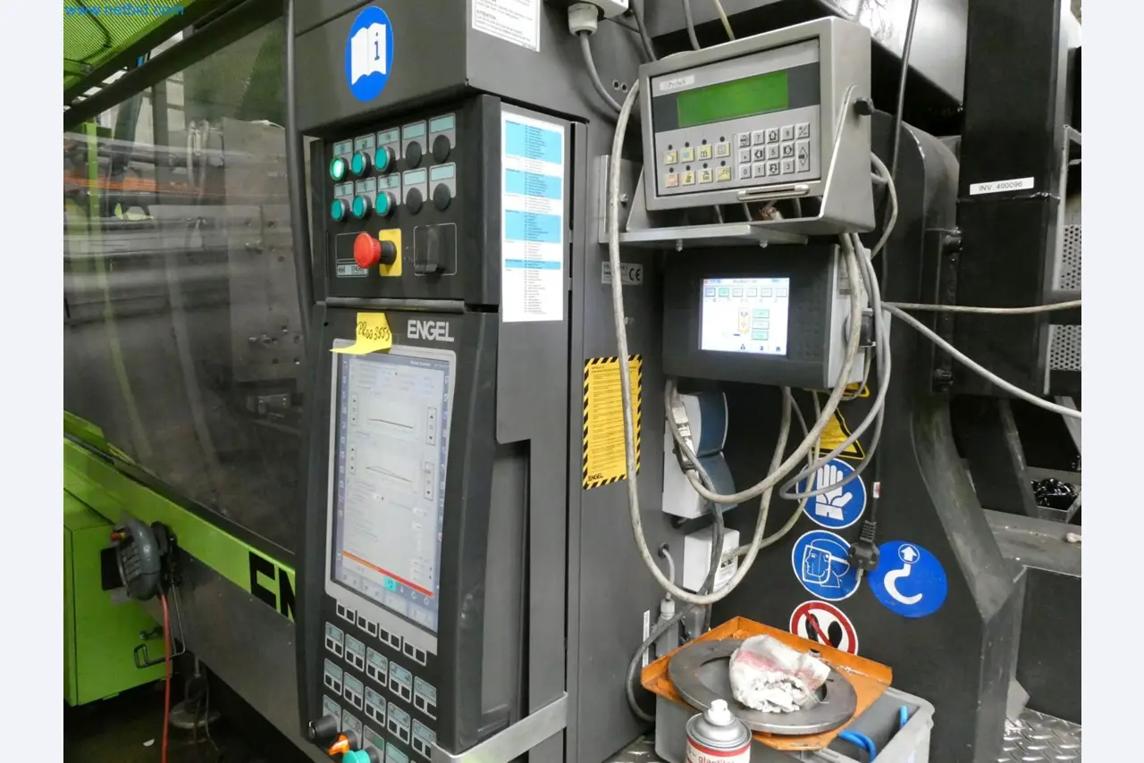 Engel Spritzgießmaschinen und Maschinen aus der Kunststoffindustrie-9