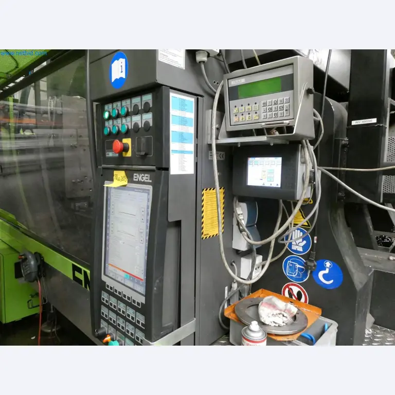 Engel Spritzgießmaschinen und Maschinen aus der Kunststoffindustrie-9
