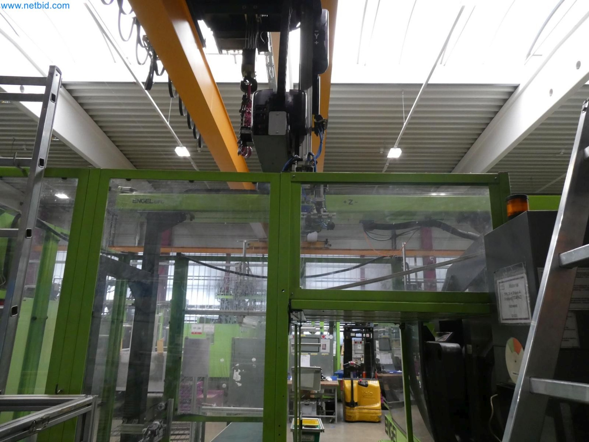 Engel Spritzgießmaschinen und Maschinen aus der Kunststoffindustrie-11