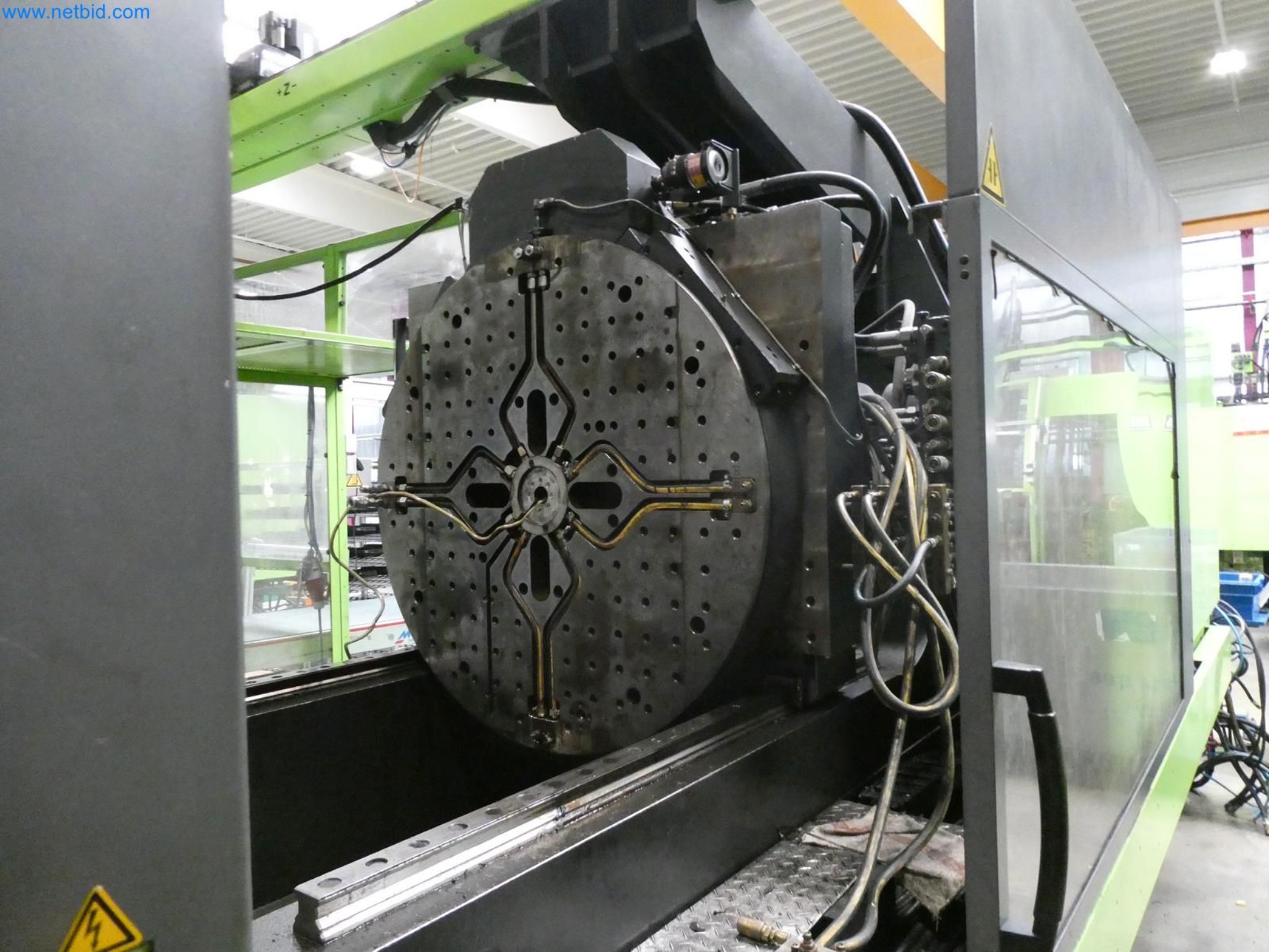 Engel Spritzgießmaschinen und Maschinen aus der Kunststoffindustrie-13