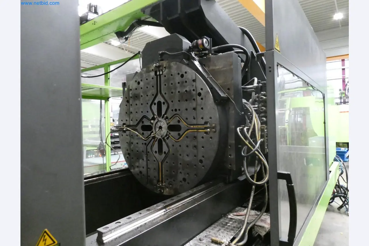 Engel Spritzgießmaschinen und Maschinen aus der Kunststoffindustrie-13