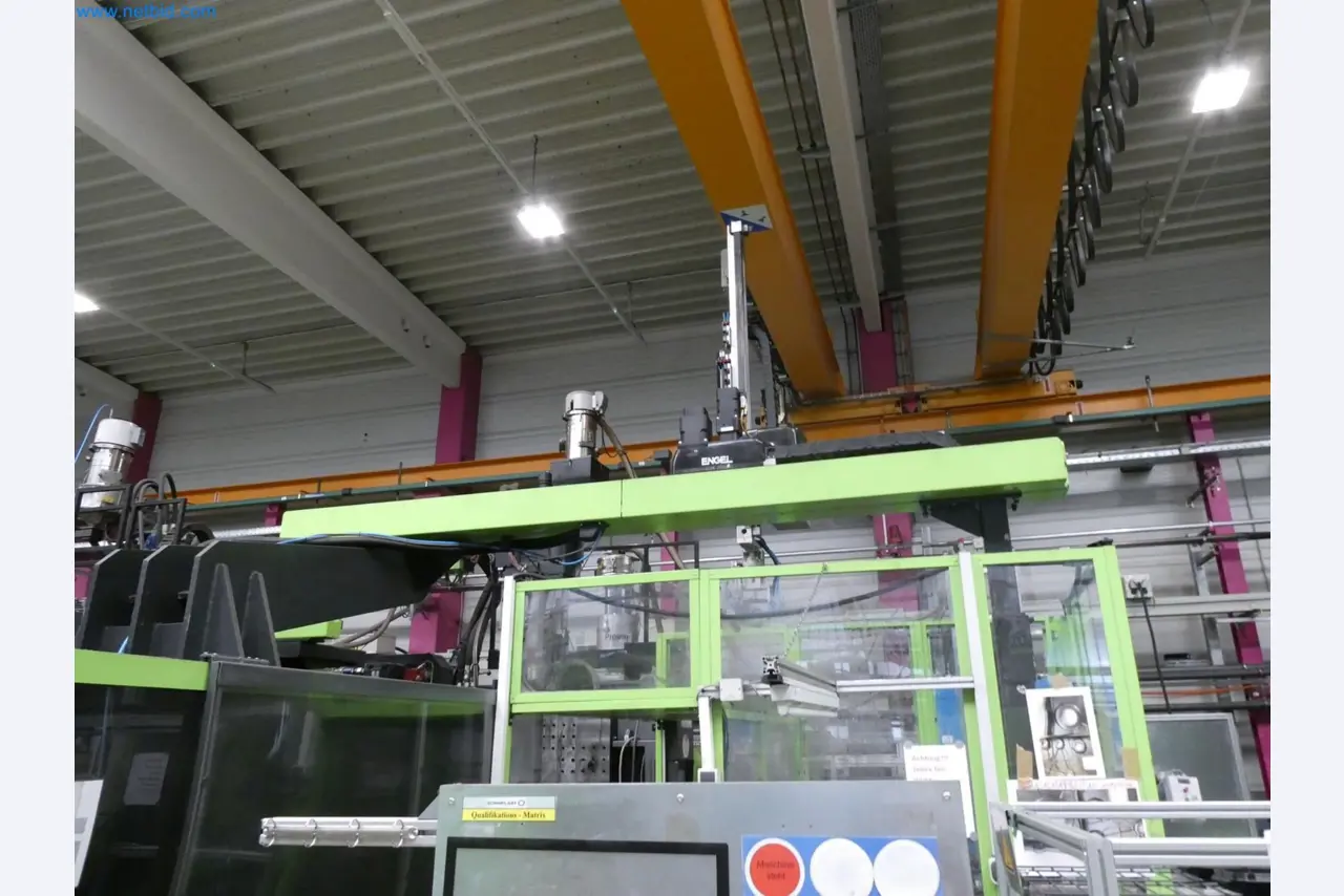 Engel Spritzgießmaschinen und Maschinen aus der Kunststoffindustrie-15