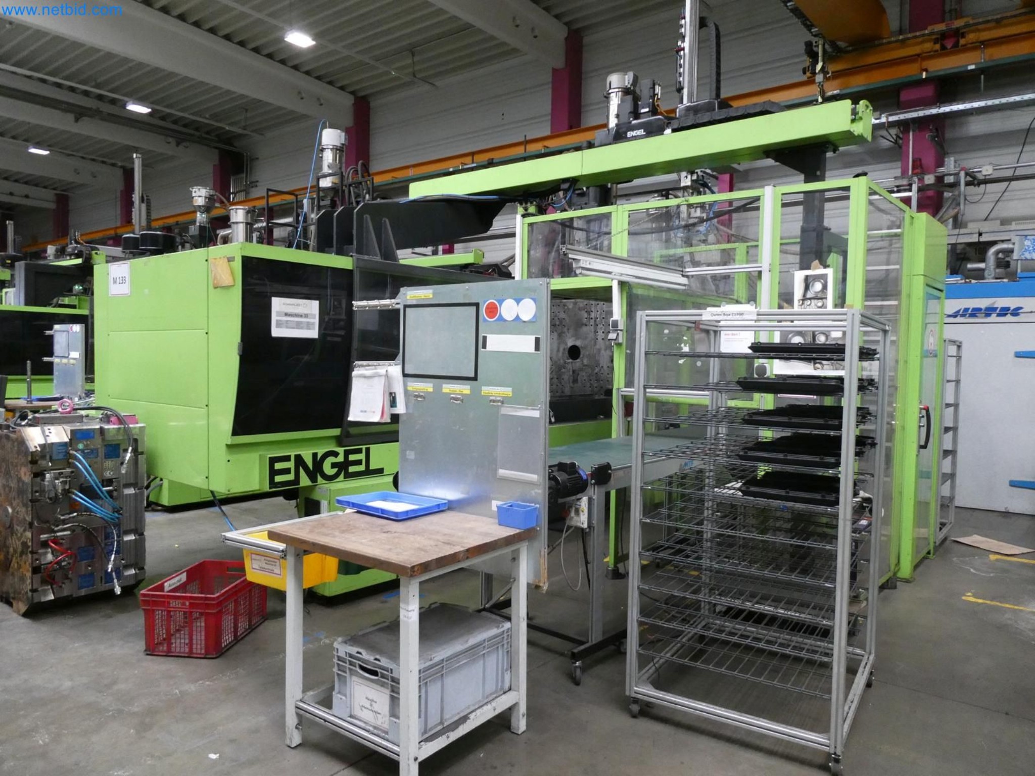 Engel Spritzgießmaschinen und Maschinen aus der Kunststoffindustrie-1
