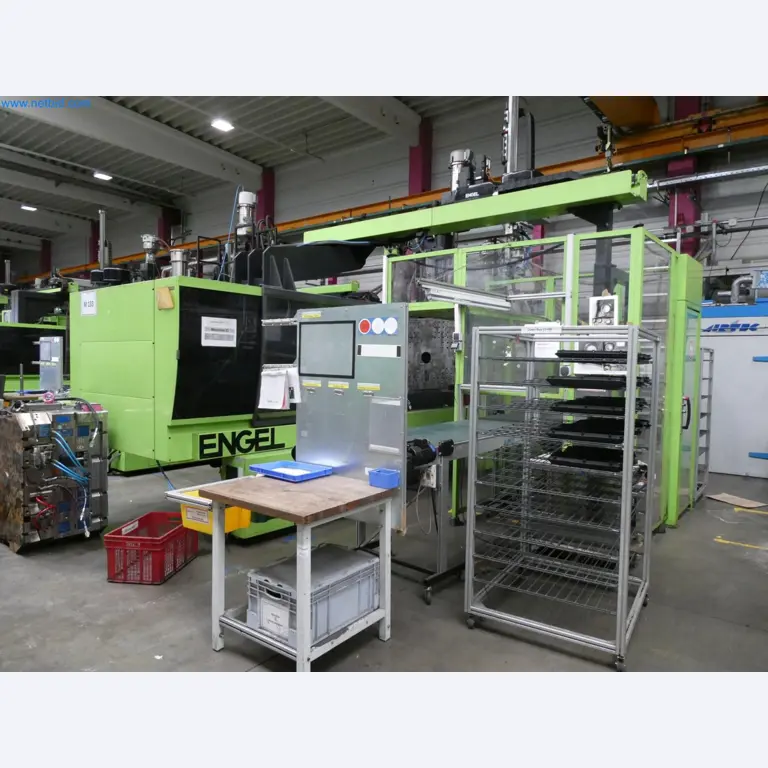 Engel Spritzgießmaschinen und Maschinen aus der Kunststoffindustrie-1