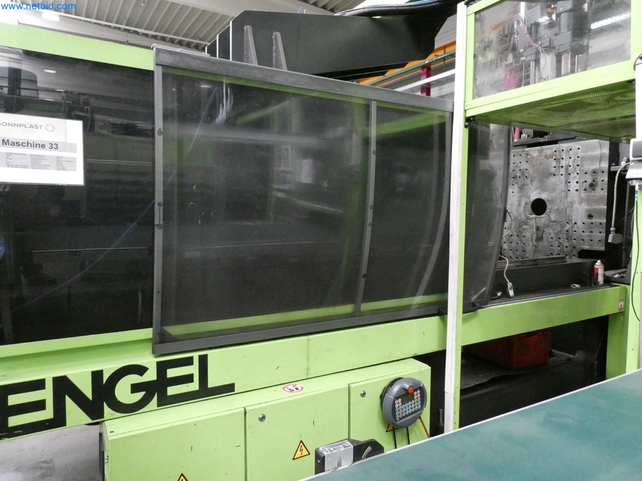 Engel Spritzgießmaschinen und Maschinen aus der Kunststoffindustrie-2