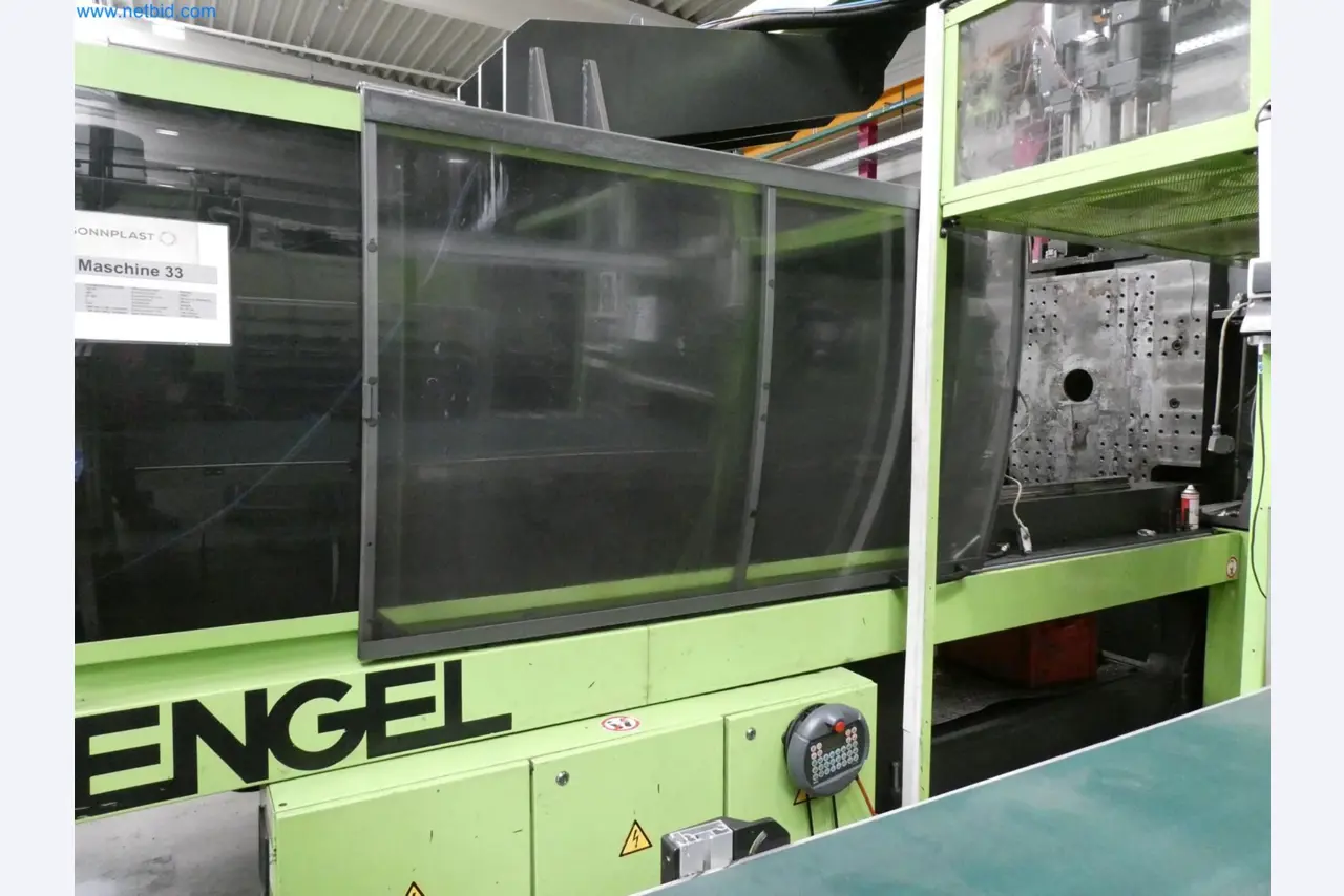 Engel Spritzgießmaschinen und Maschinen aus der Kunststoffindustrie-2