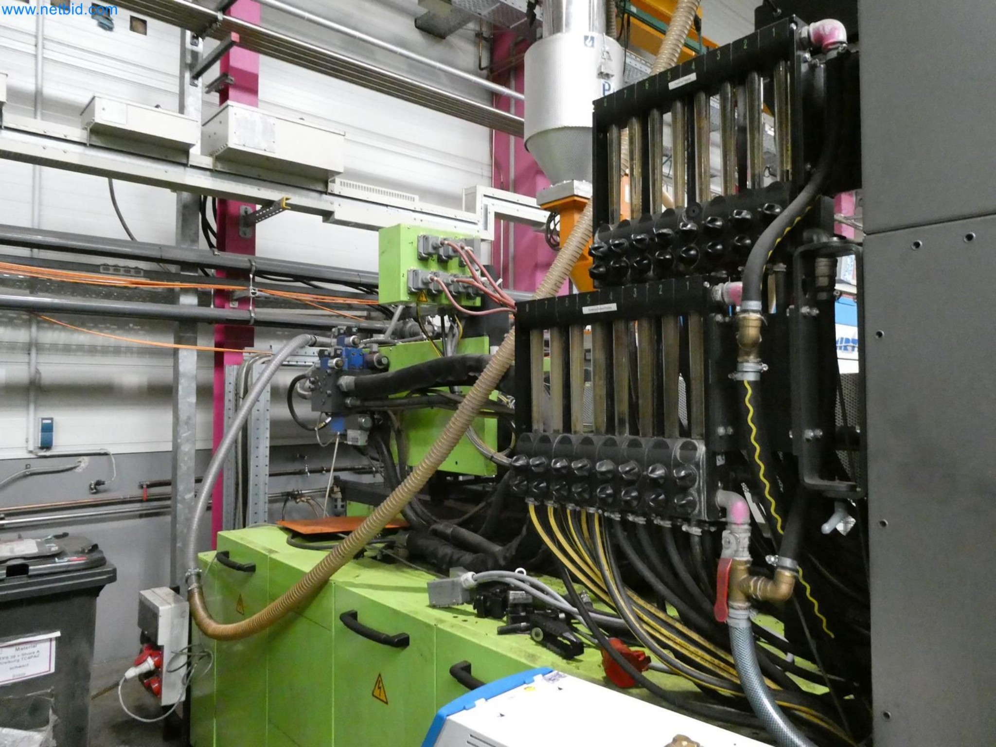 Engel Spritzgießmaschinen und Maschinen aus der Kunststoffindustrie-4