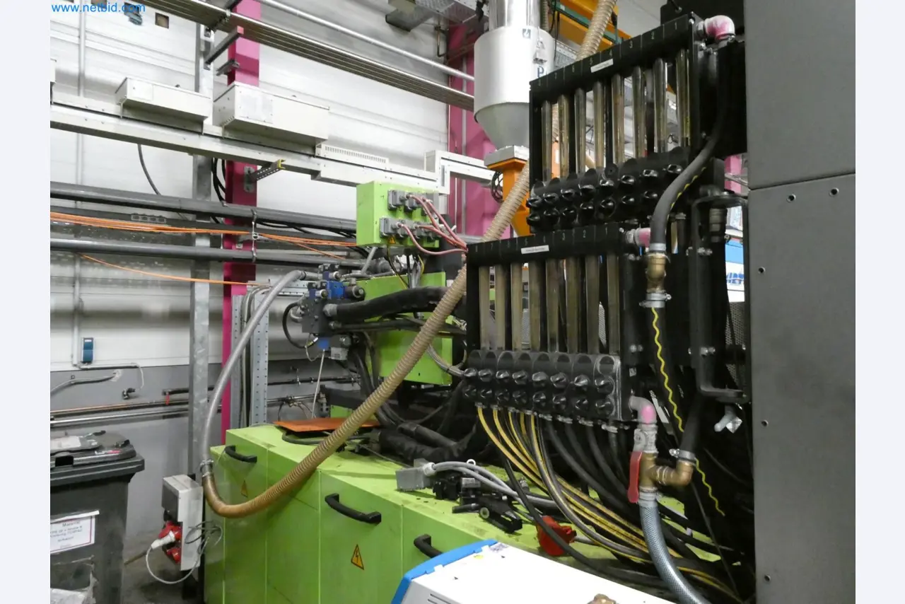 Engel Spritzgießmaschinen und Maschinen aus der Kunststoffindustrie-4