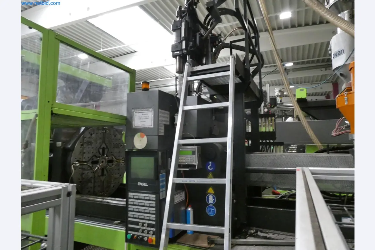 Engel Spritzgießmaschinen und Maschinen aus der Kunststoffindustrie-6