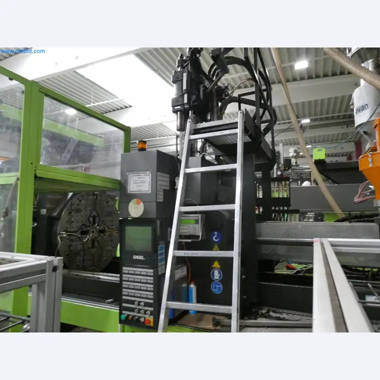 Engel Spritzgießmaschinen und Maschinen aus der Kunststoffindustrie-6