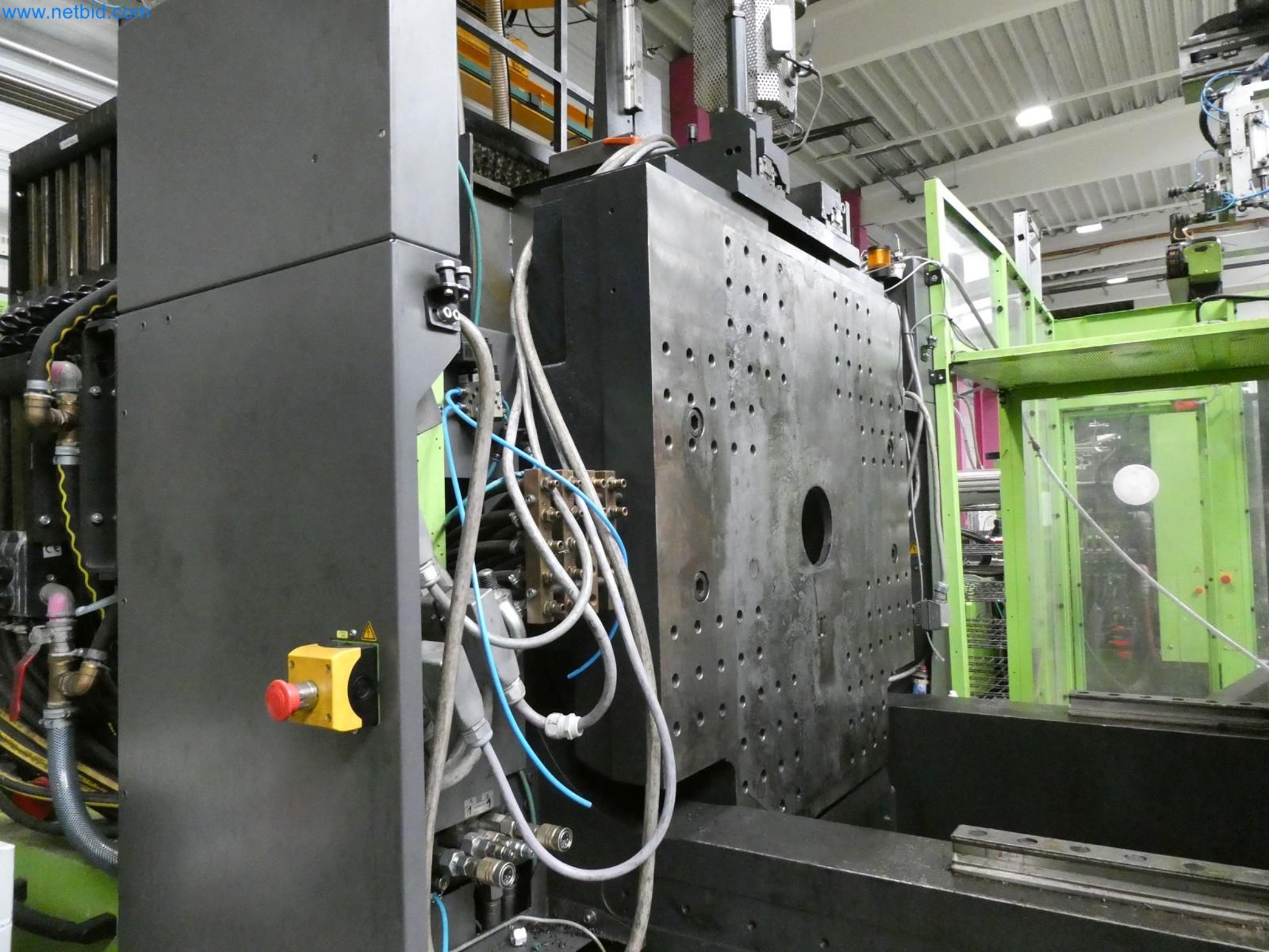 Engel Spritzgießmaschinen und Maschinen aus der Kunststoffindustrie-7