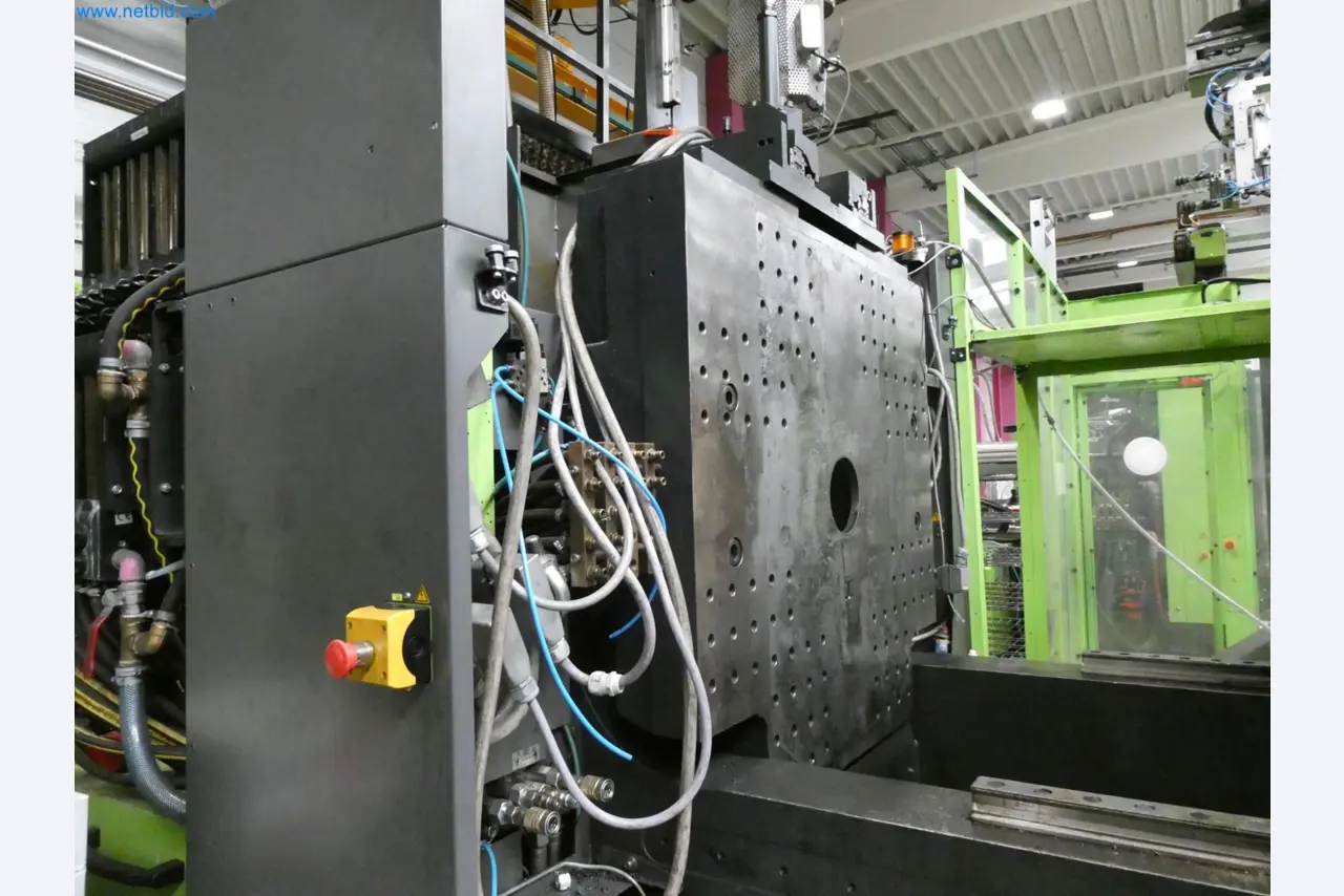 Engel Spritzgießmaschinen und Maschinen aus der Kunststoffindustrie-7